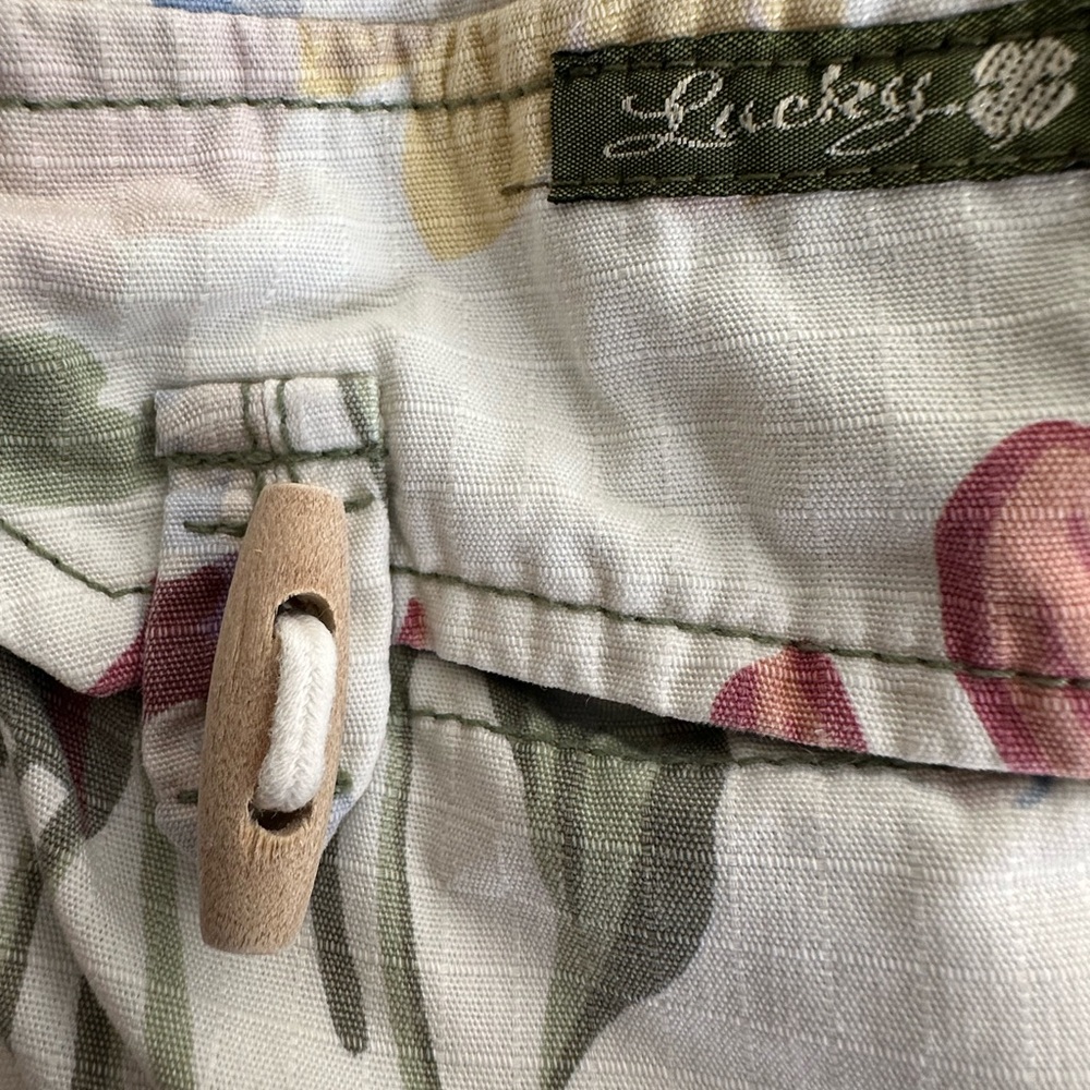 Y2K style Lucky Brand crop floral cargo pants - Picture 9 of 13
